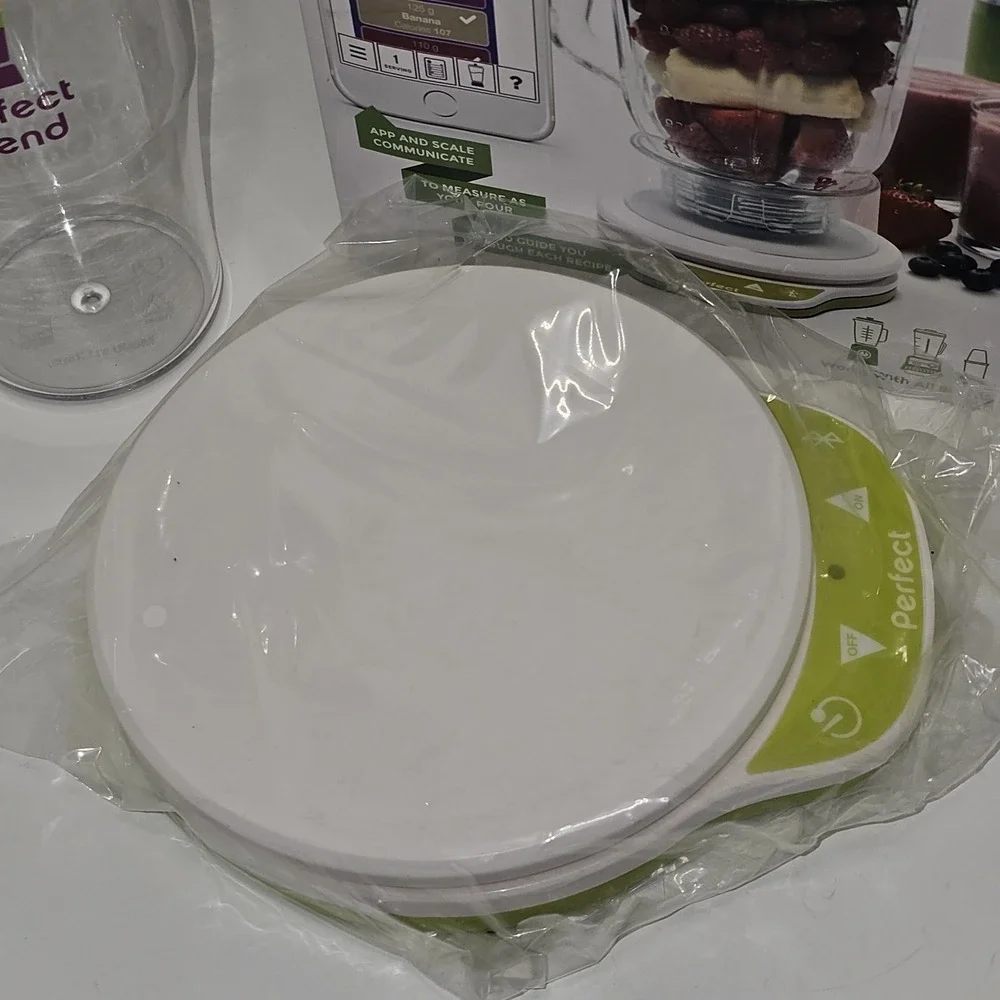 Perfect Blend 2.0 Smart Scale Bluetooth Nutrition Tracker White Green